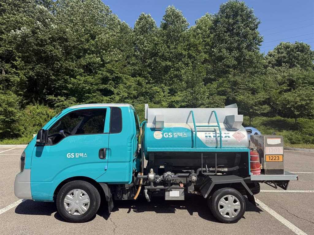 Small Truck Rori (an oil tank/Moving Gas/Home) - Vista 6