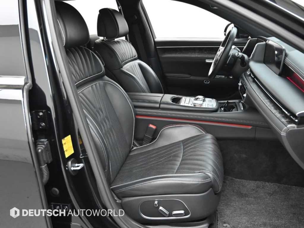 Genesis G90 - Vista 10