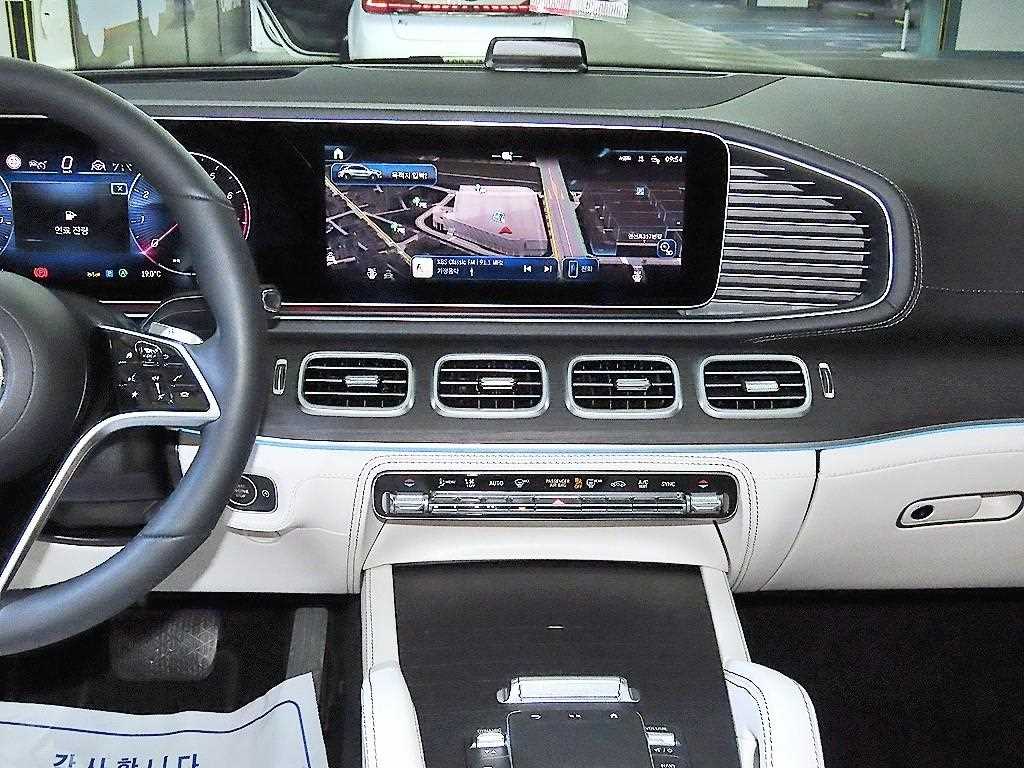 Mercedes Benz GLE Class - Vista 11