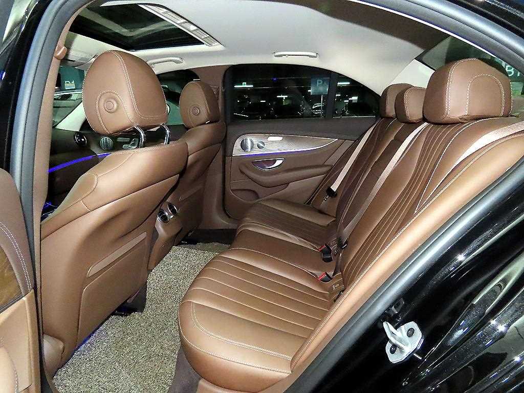 Mercedes Benz E class - Vista 7