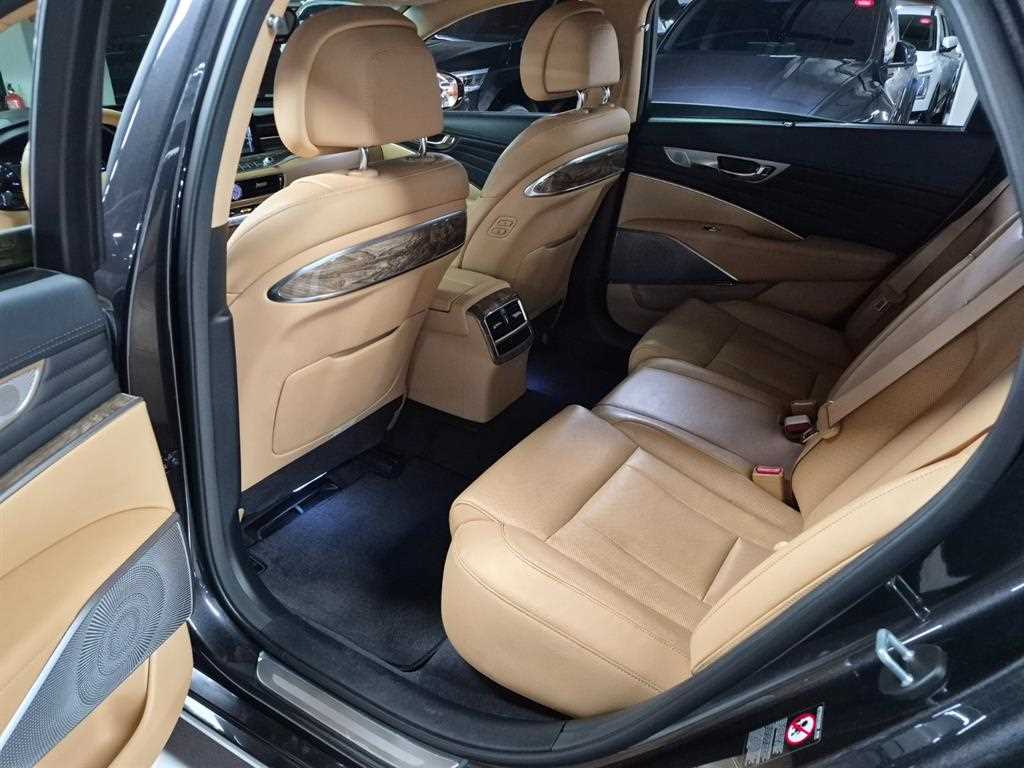 KIA K9 - Vista 7