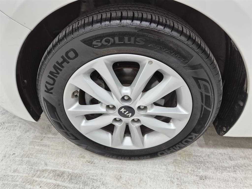 KIA K3 2017 Blanco - Importación desde Corea - HF Imports Iquique - Foto 17