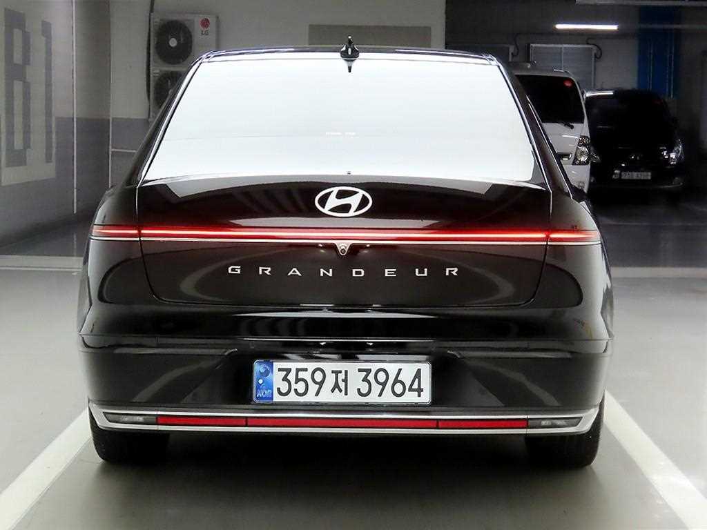 HYUNDAI Grandeur - Vista 3