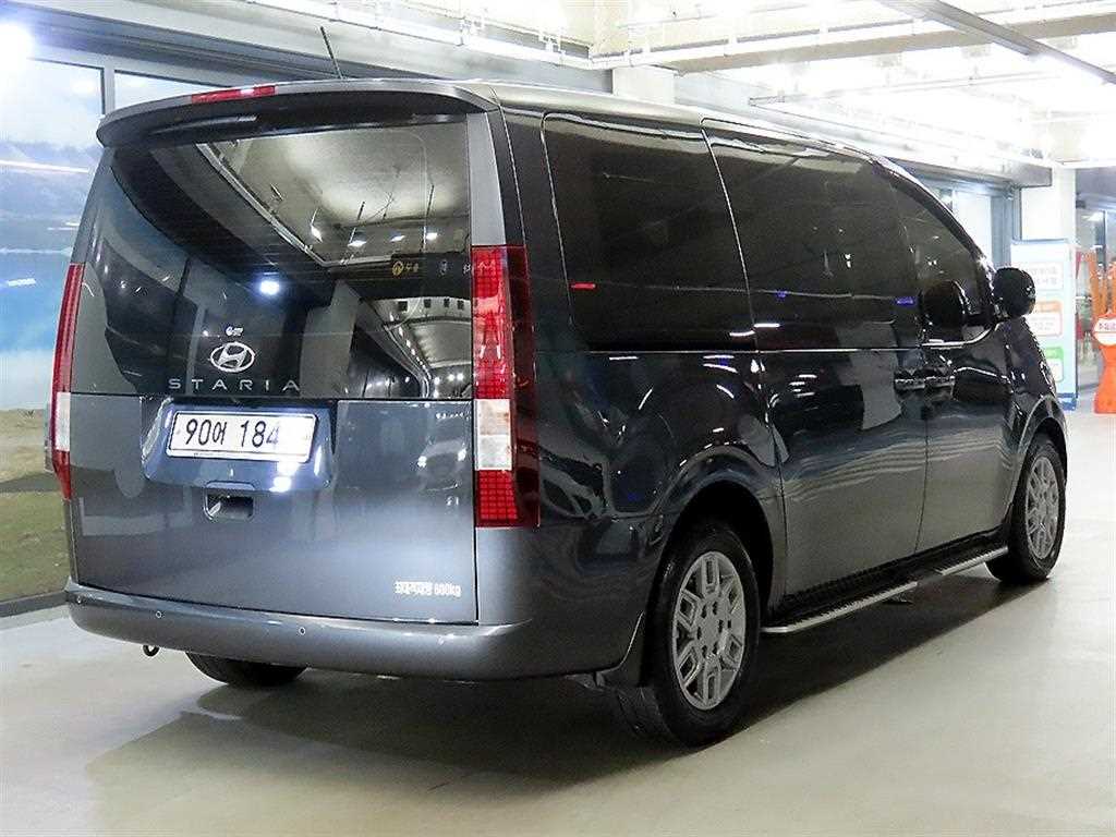 HYUNDAI Staria - Vista 4