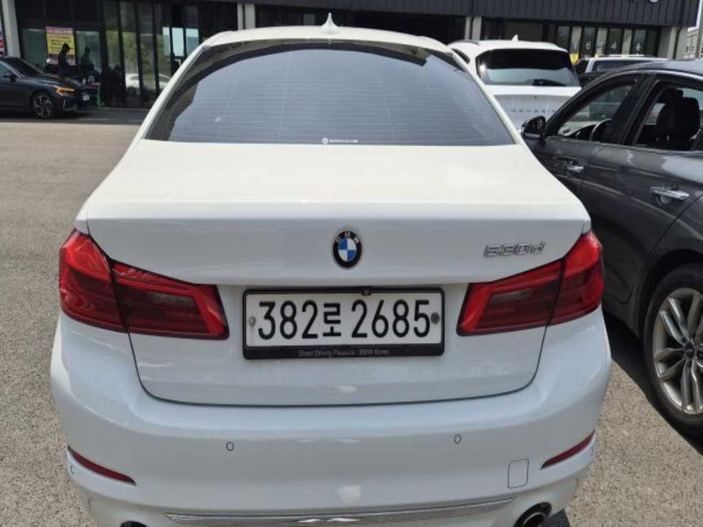 BMW 5 Series - Vista 3