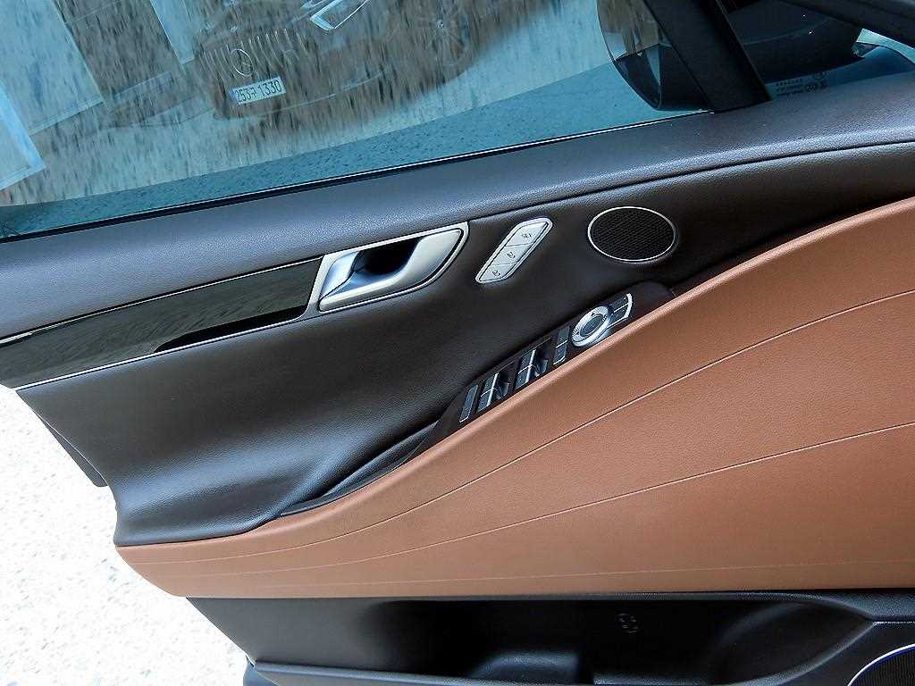 Genesis G80 - Vista 11
