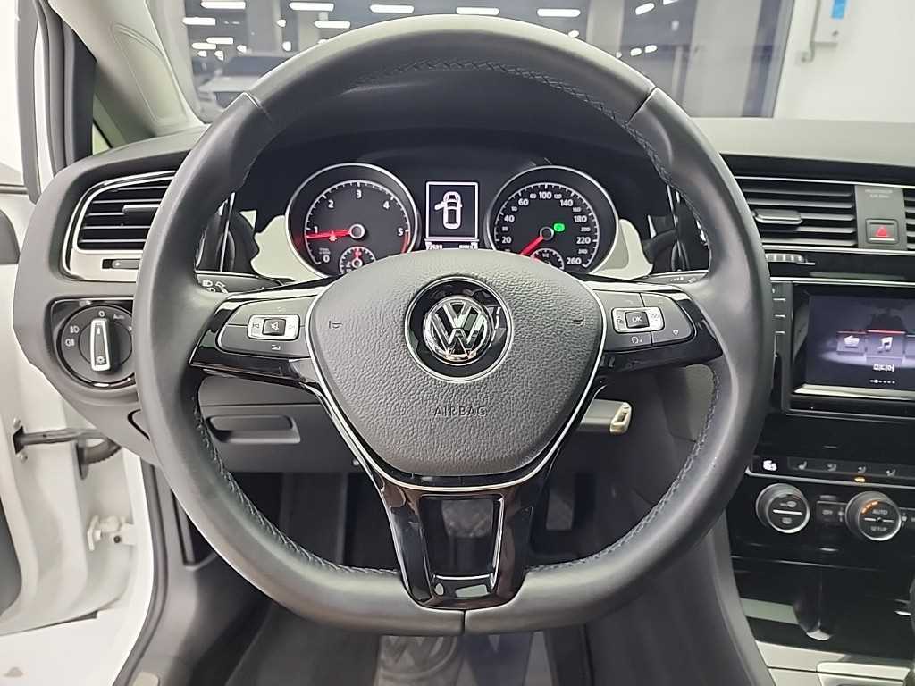 Volkswagen Golf - Vista 9