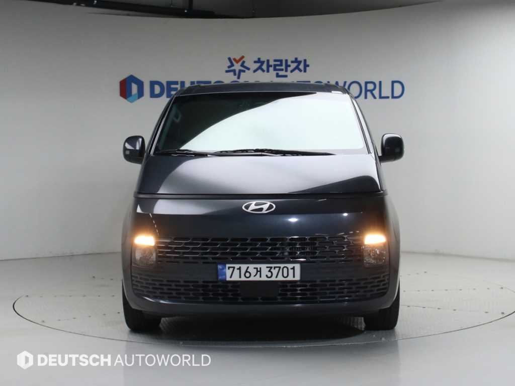 HYUNDAI Staria - Vista 3