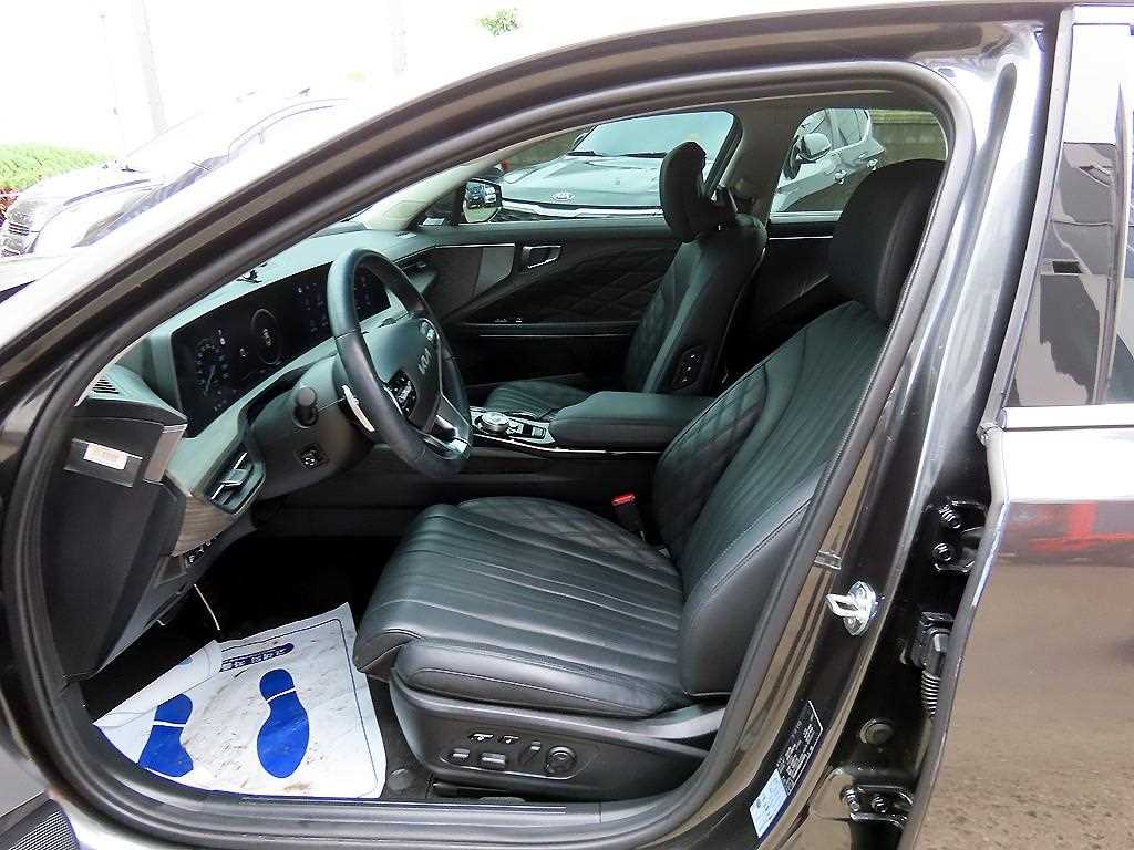 KIA K8 - Vista 5