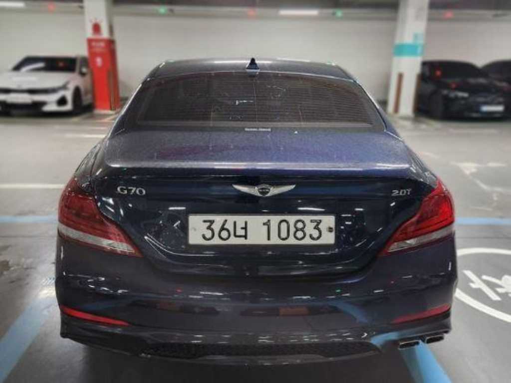 Genesis G70 - Vista 3