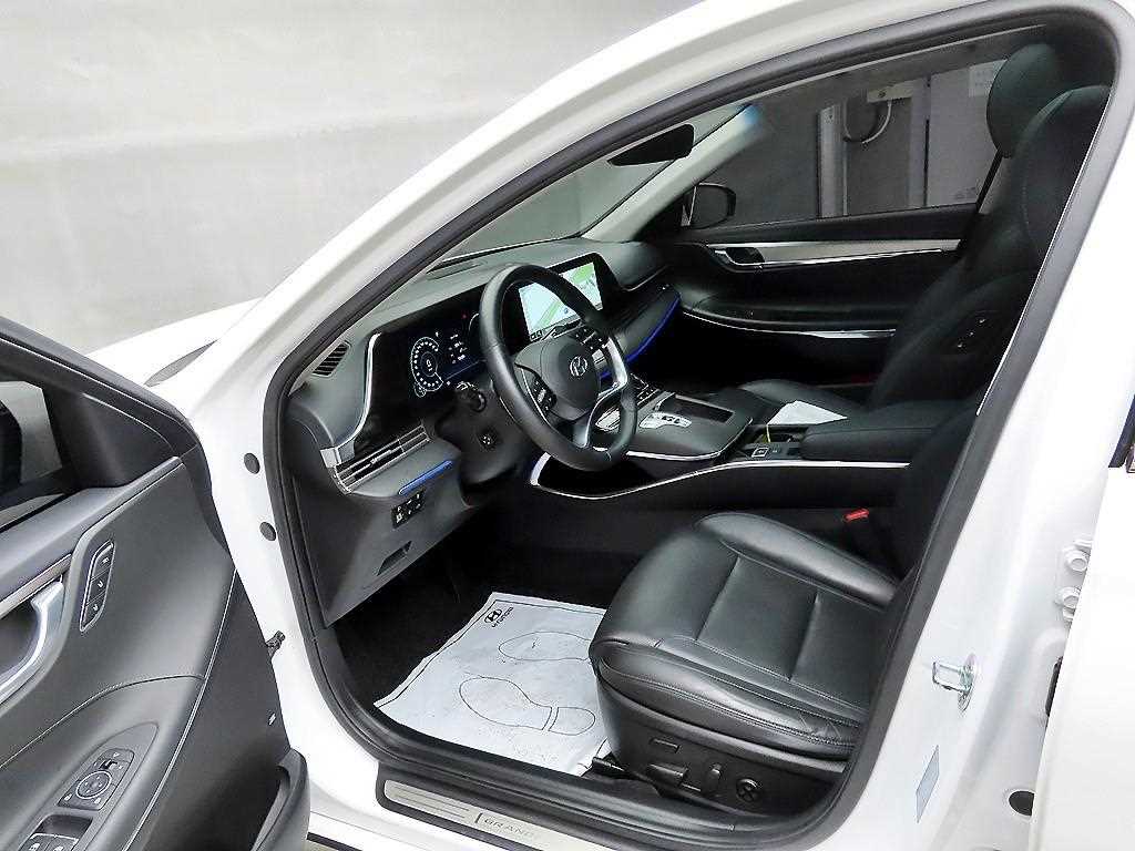 HYUNDAI Grandeur - Vista 5