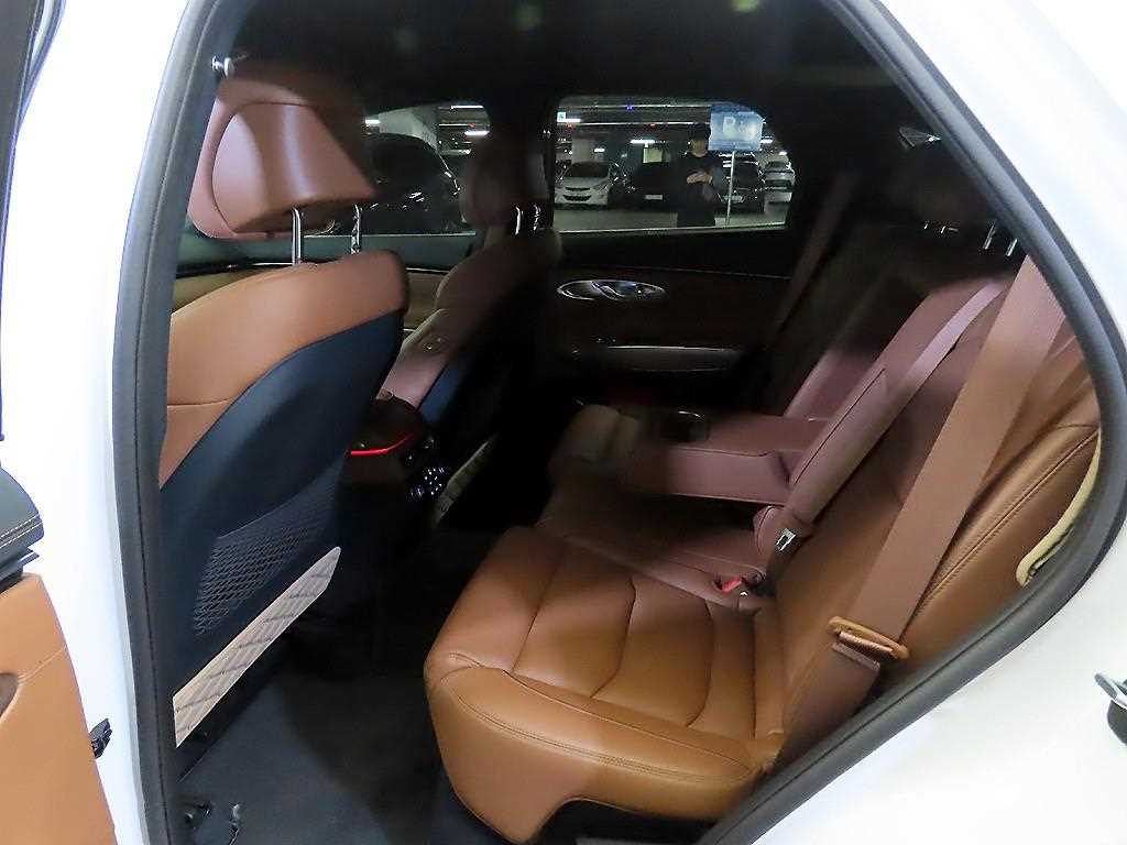 Genesis GV70 - Vista 7