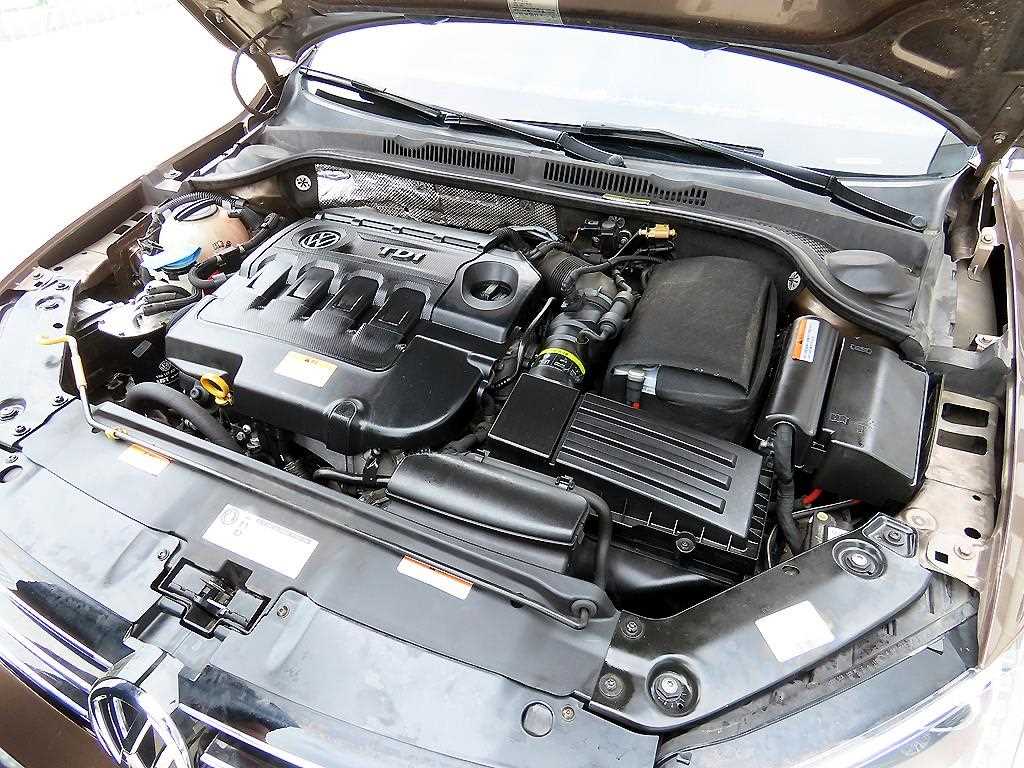 Volkswagen Jetta 2015 Café - Importación desde Corea - HF Imports Iquique - Foto 19