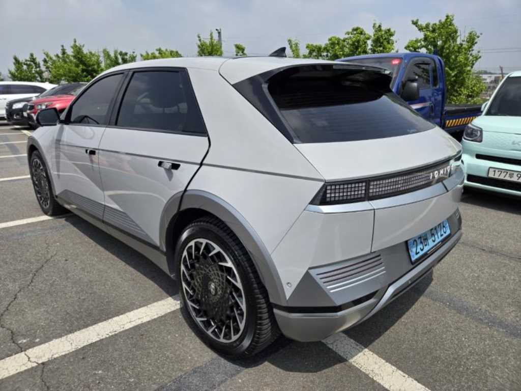 HYUNDAI Ioniq 5 - Vista 6