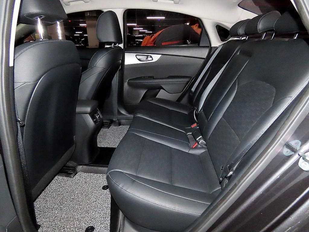 KIA K3 - Vista 7