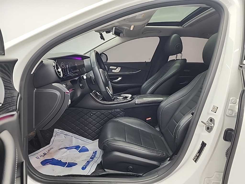 Mercedes Benz E class - Vista 11