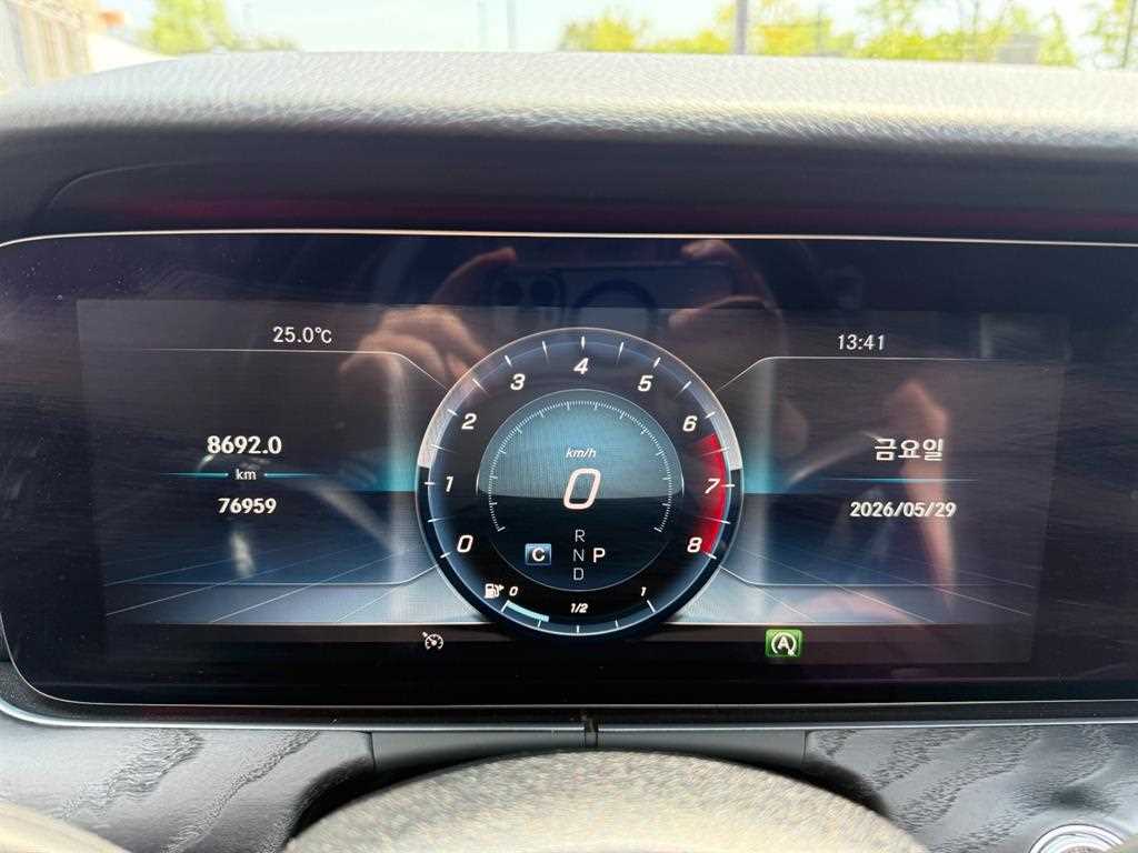 Mercedes Benz E class - Vista 10