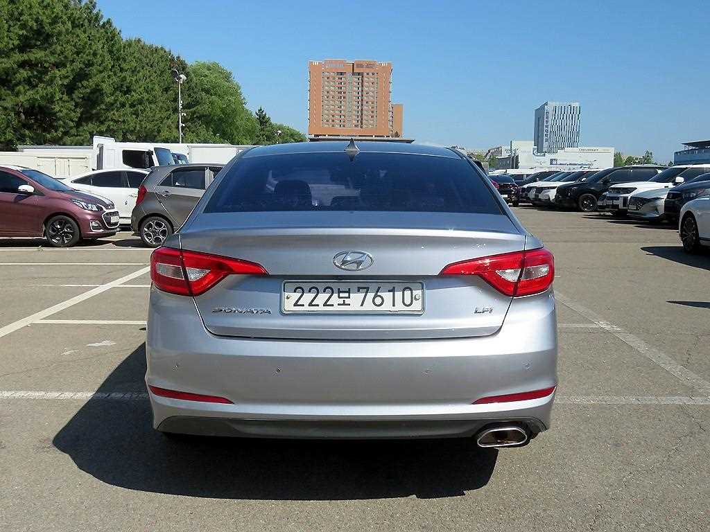HYUNDAI Sonata - Vista 3