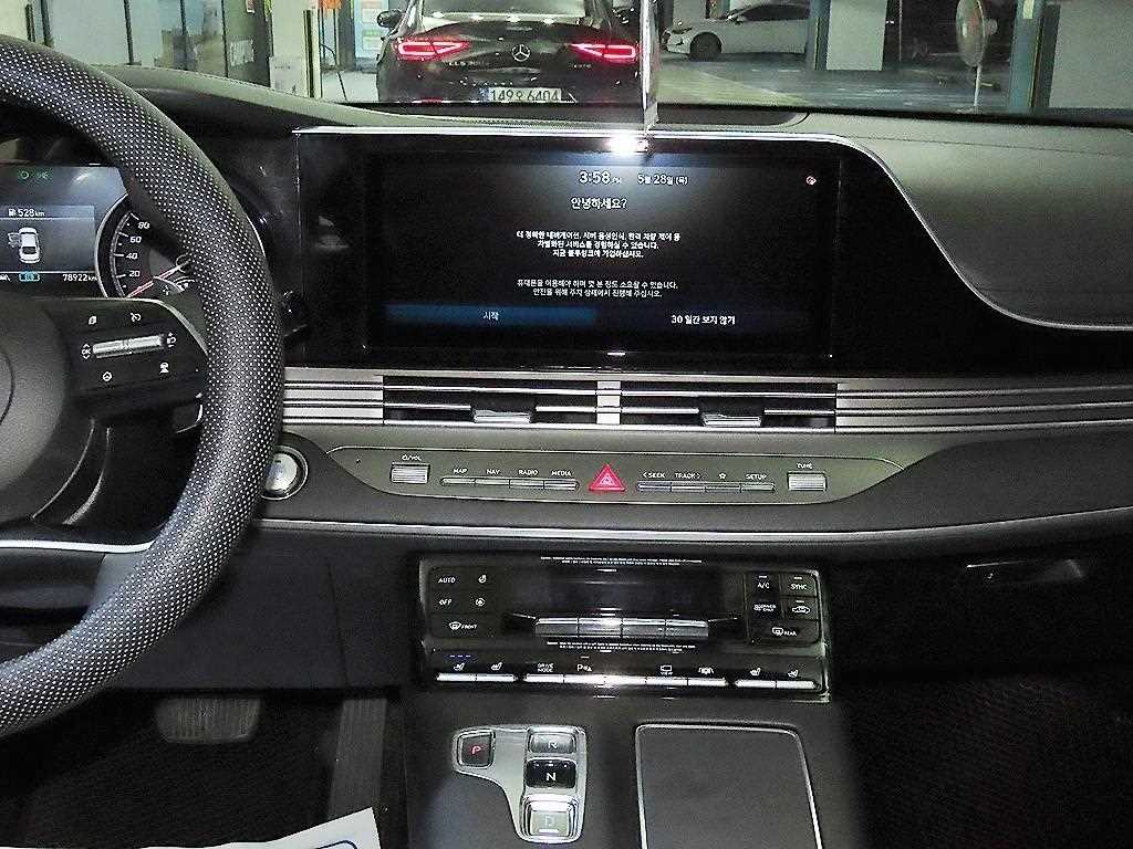 HYUNDAI Grandeur - Vista 11