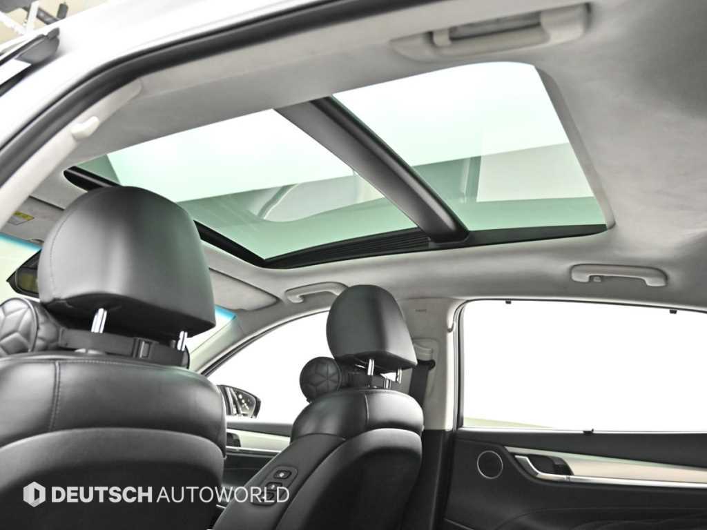 HYUNDAI Grandeur - Vista 11