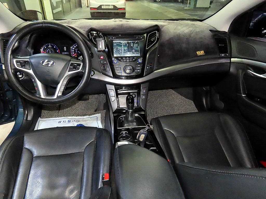 HYUNDAI i40 - Vista 10