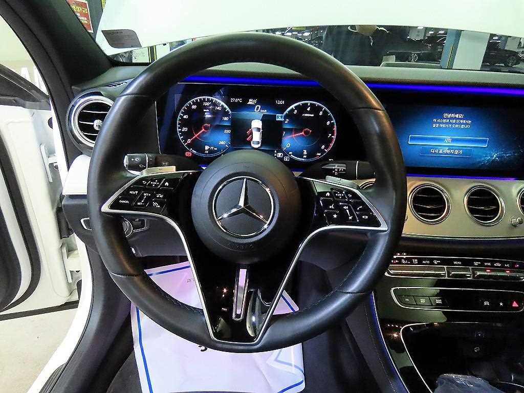 Mercedes Benz E class - Vista 8