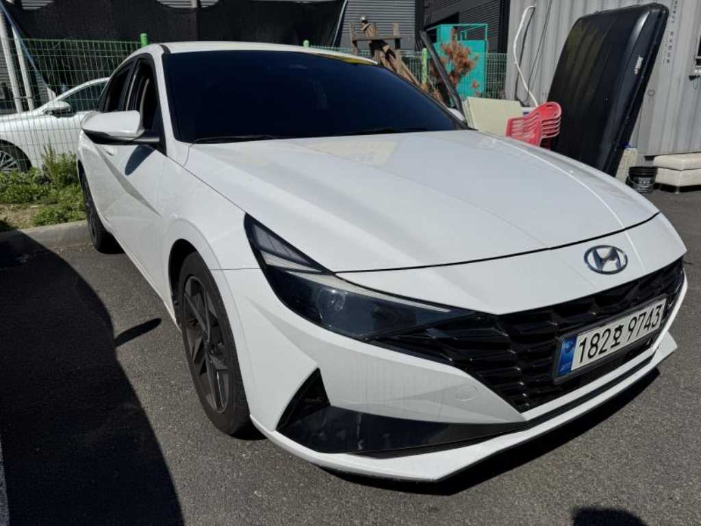 HYUNDAI Avante - Vista 2