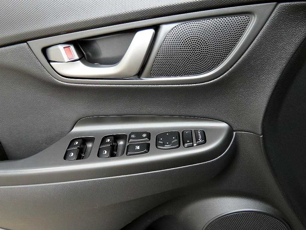 HYUNDAI Kona - Vista 12