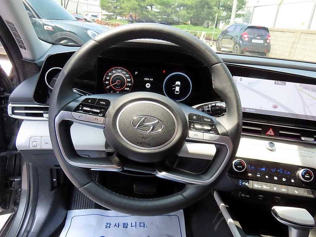 HYUNDAI Avante - Vista 8