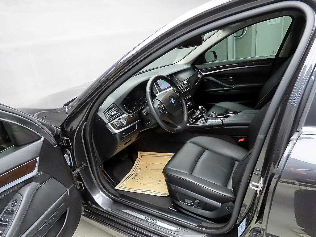 BMW 5 Series - Vista 5