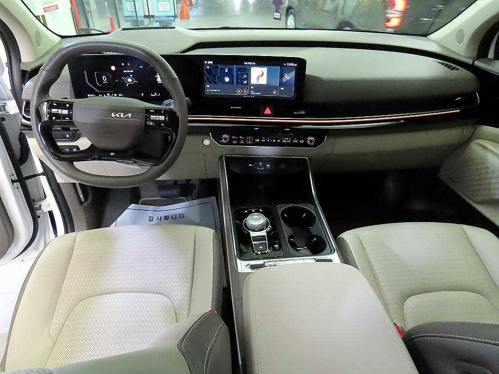 KIA Carnival - Vista 11