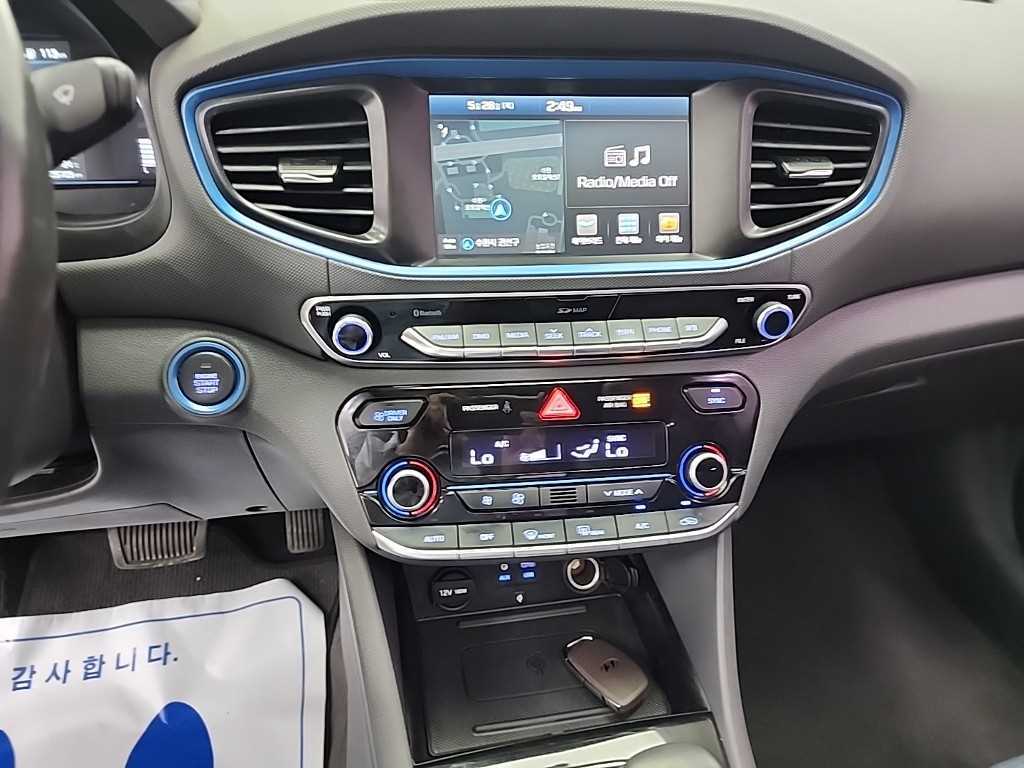 HYUNDAI Ioniq - Vista 10