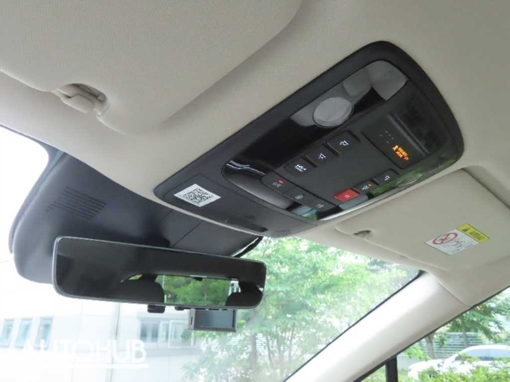 KIA Carnival - Vista 11