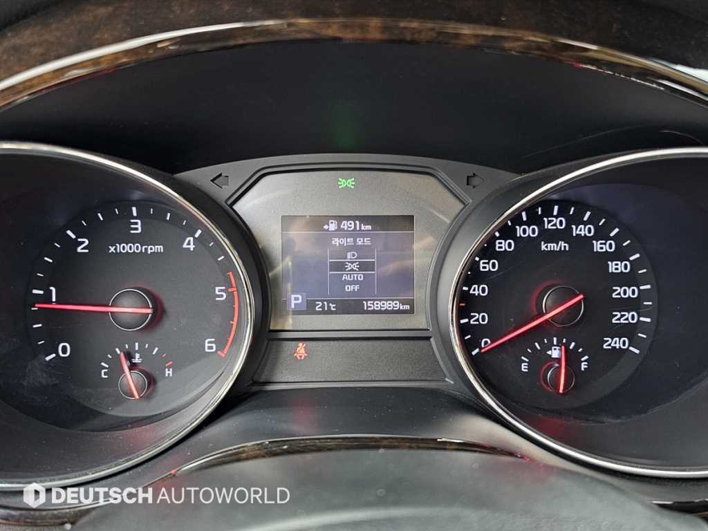 KIA Carnival - Vista 8