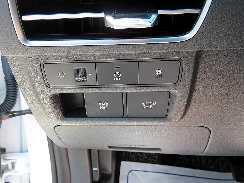HYUNDAI Sonata - Vista 12