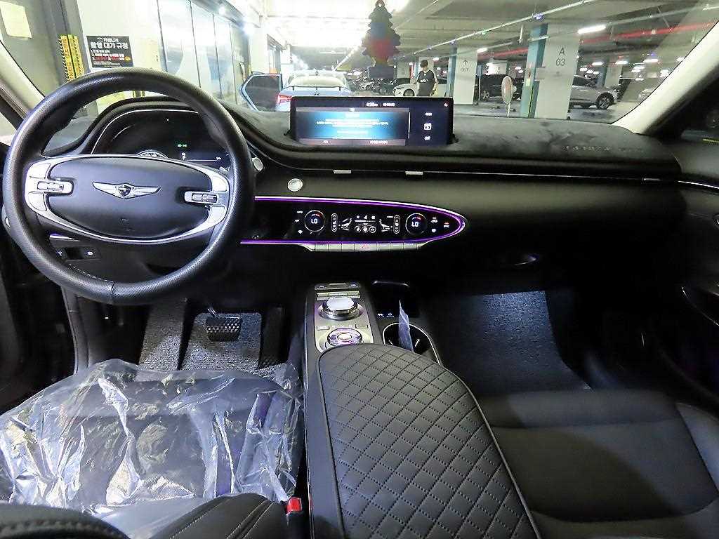 Genesis GV70 - Vista 10