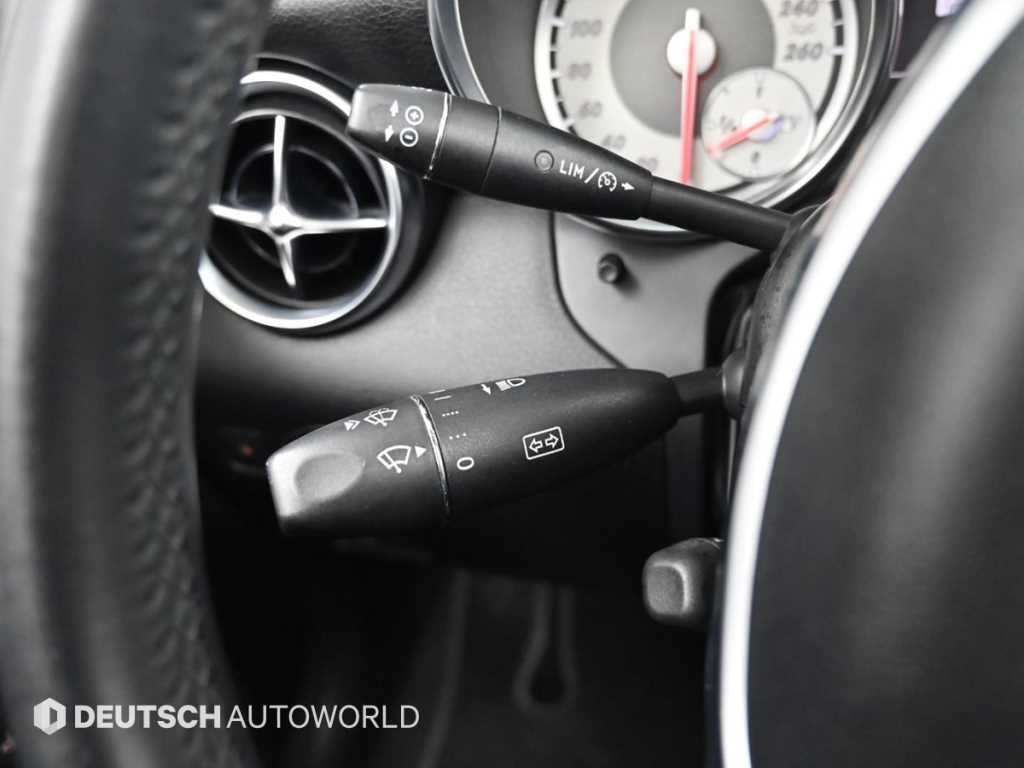 Mercedes Benz SLK Class - Vista 5