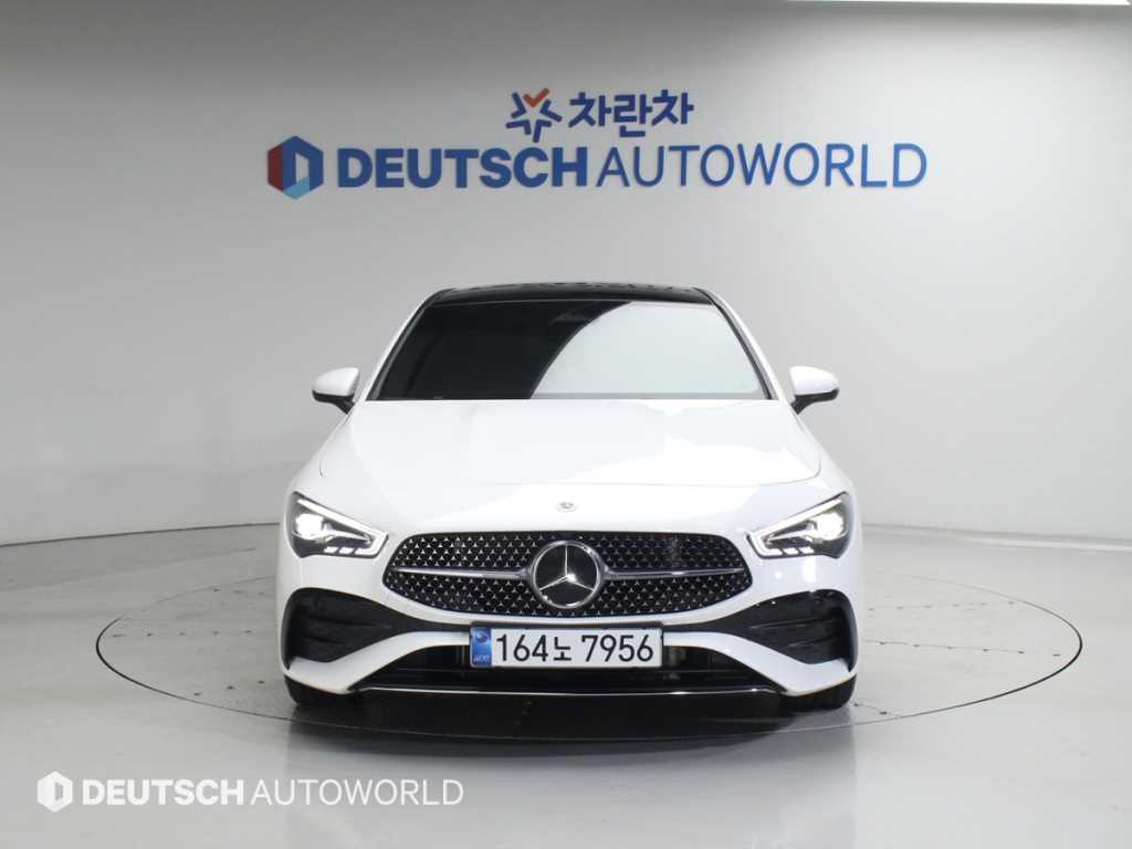 Mercedes Benz GLA Class - Vista 3