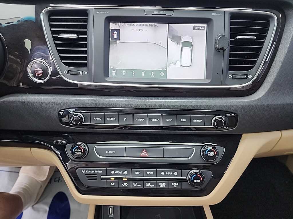 KIA Carnival - Vista 10