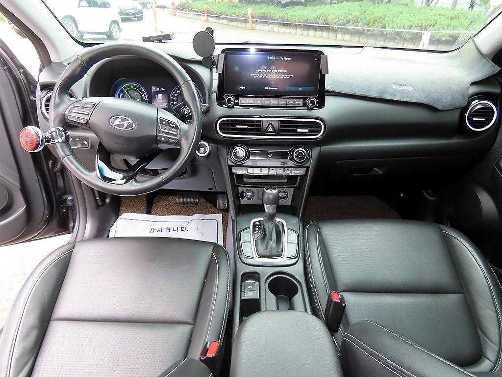 HYUNDAI Kona - Vista 7
