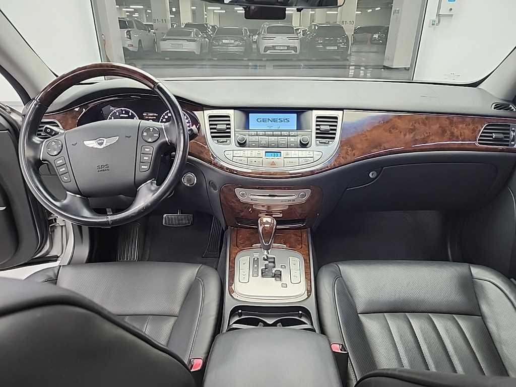 HYUNDAI Genesis - Vista 8