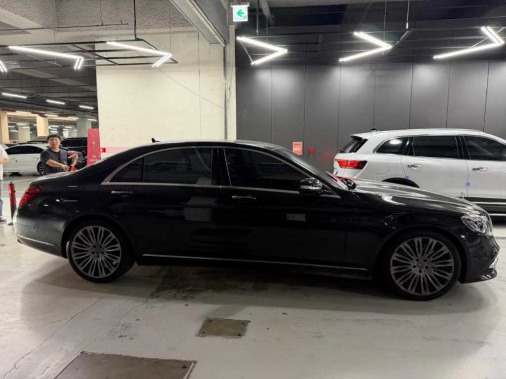 Mercedes Benz S Class - Vista 3