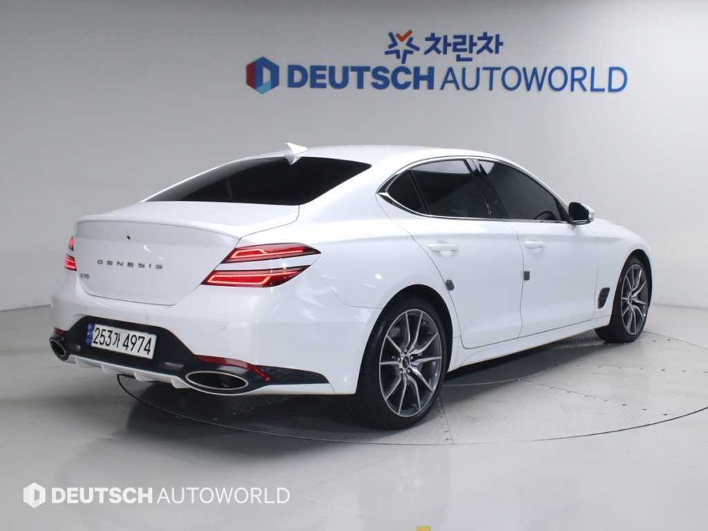 Genesis G70 - Vista 2