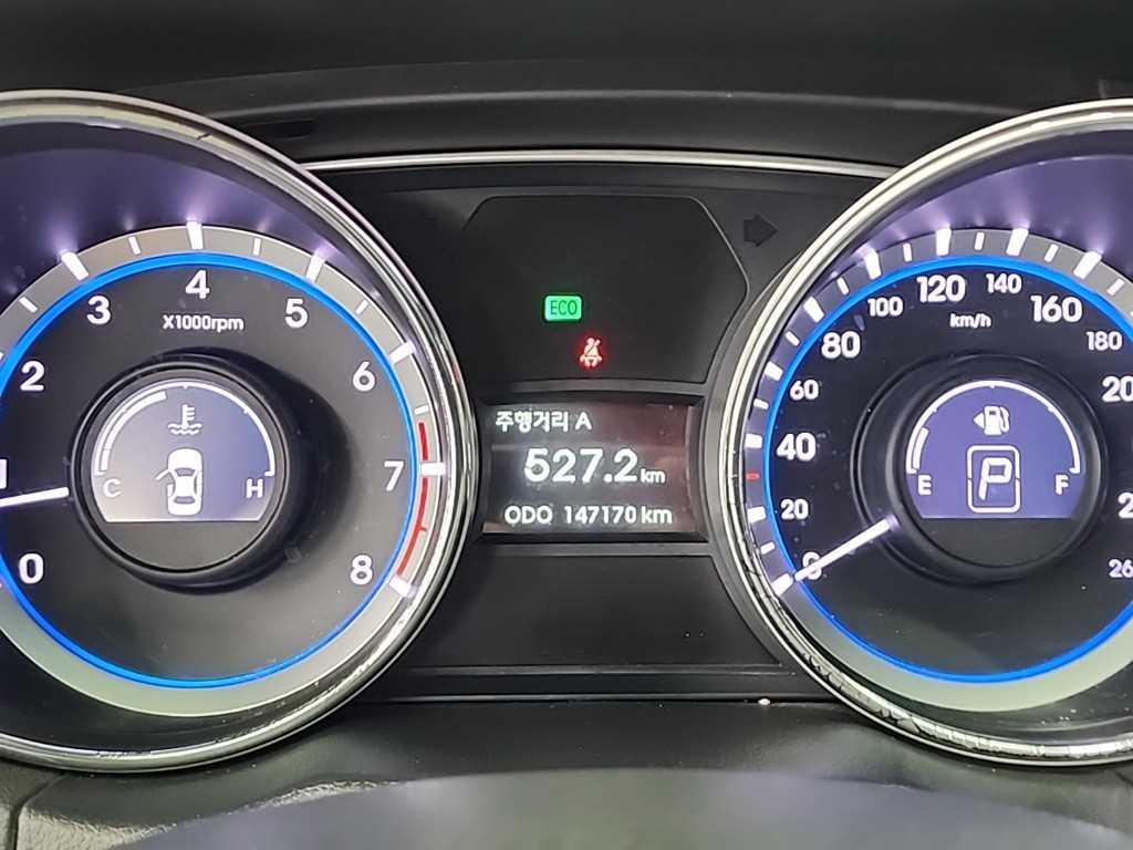 HYUNDAI Sonata - Vista 6