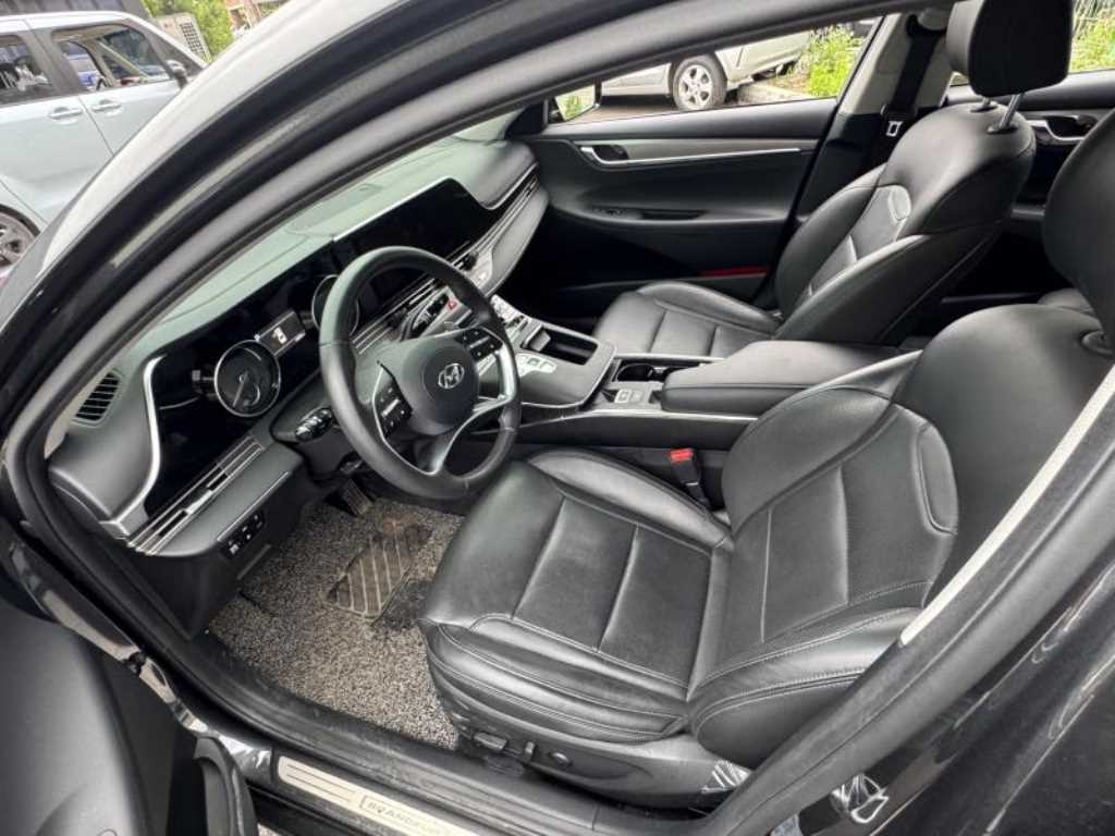 HYUNDAI Grandeur - Vista 11
