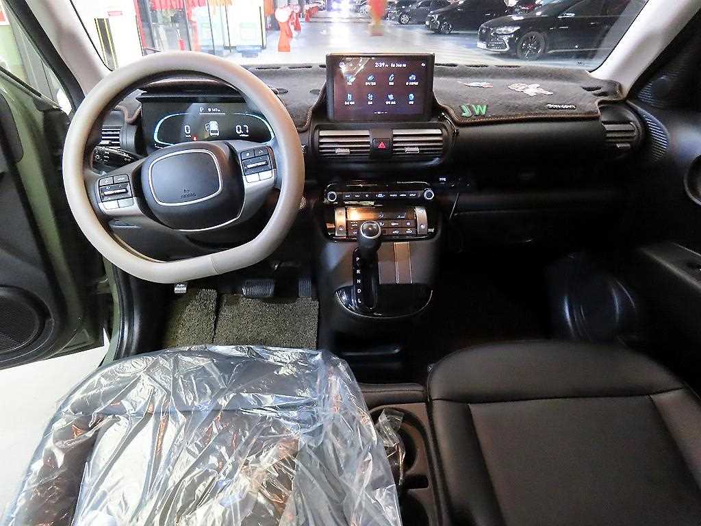 HYUNDAI Casper - Vista 10