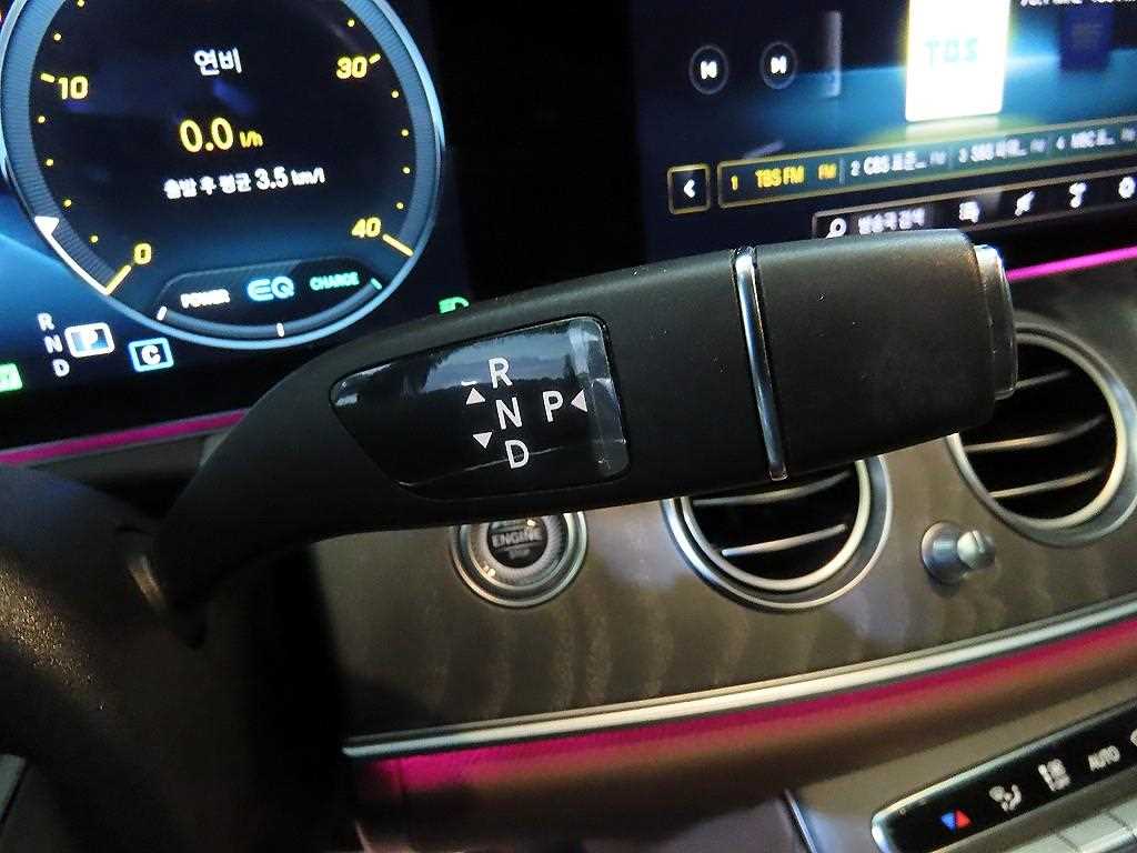 Mercedes Benz E class - Vista 12