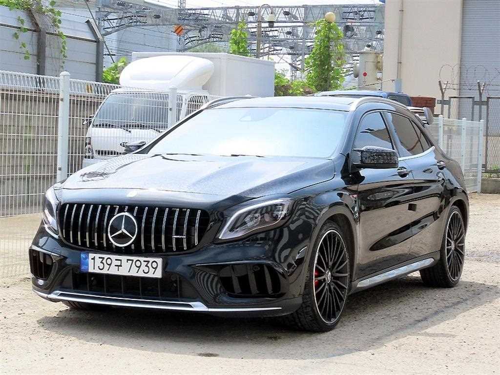 Mercedes Benz GLA Class - Vista 2
