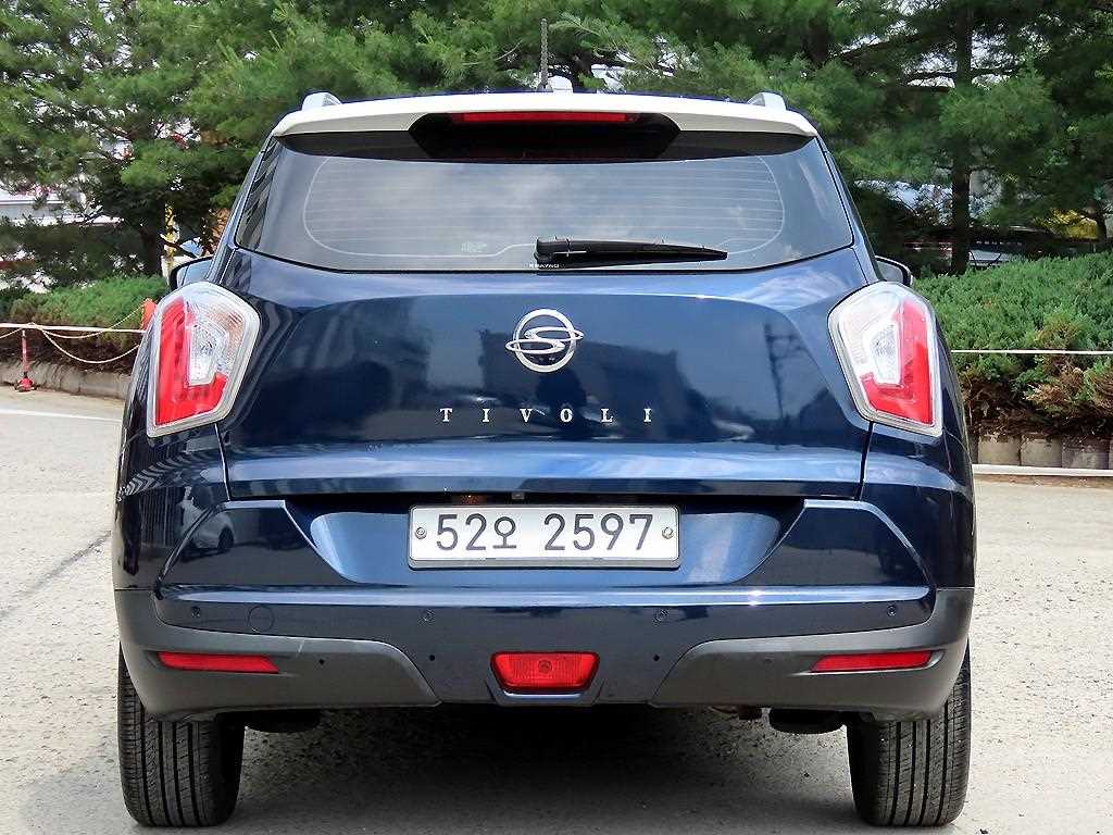 Ssangyong Tivoli - Vista 4