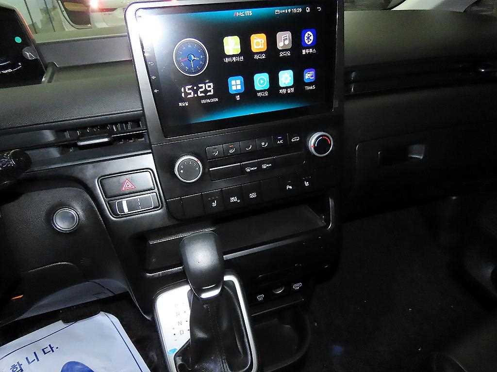 HYUNDAI Staria - Vista 11
